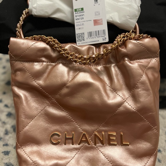 BNIB Sold Out Everywhere Chanel Mini 22 Rose Gold!!! Must have bag!! - Picture 3 of 8